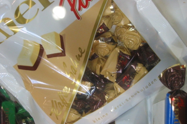 chocolates408082B3B1-80D4-5C3A-6B3E-38BADCF5E6C2.jpg